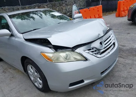 2007 Toyota Camry Le z USA, uszkodzony, nr VIN 4T1BE46KX7U111437